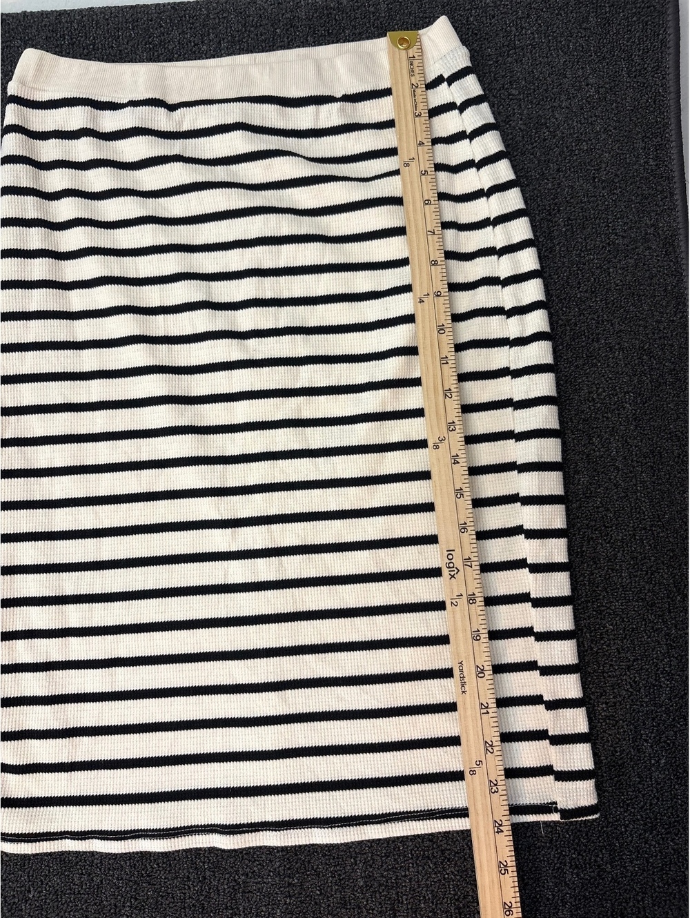 Atelier Beige Striped Knit Pencil Skirt, Size Large, Very Good Condition - Picture 3 of 6